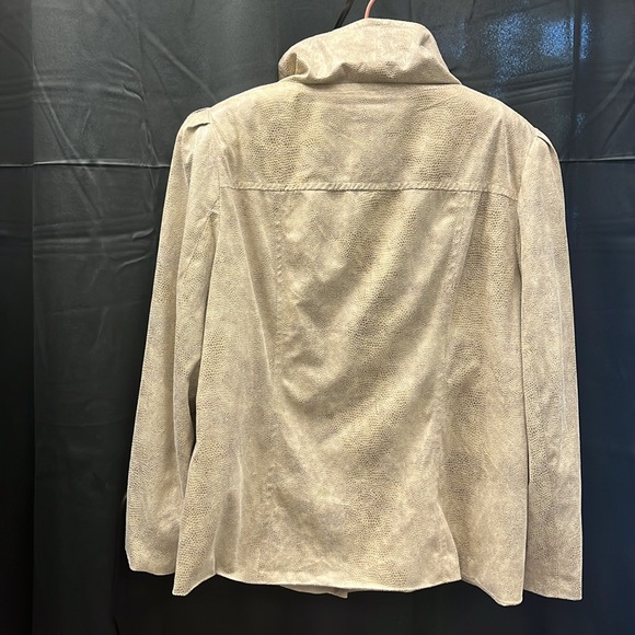 jacket - Picture 5 of 5